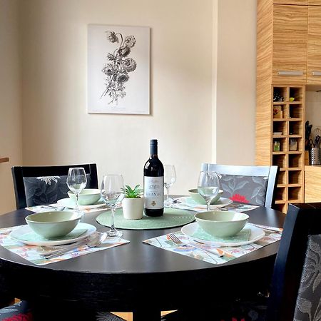 Quince Apartment-Free Parking-City Center Belgrado Exterior foto