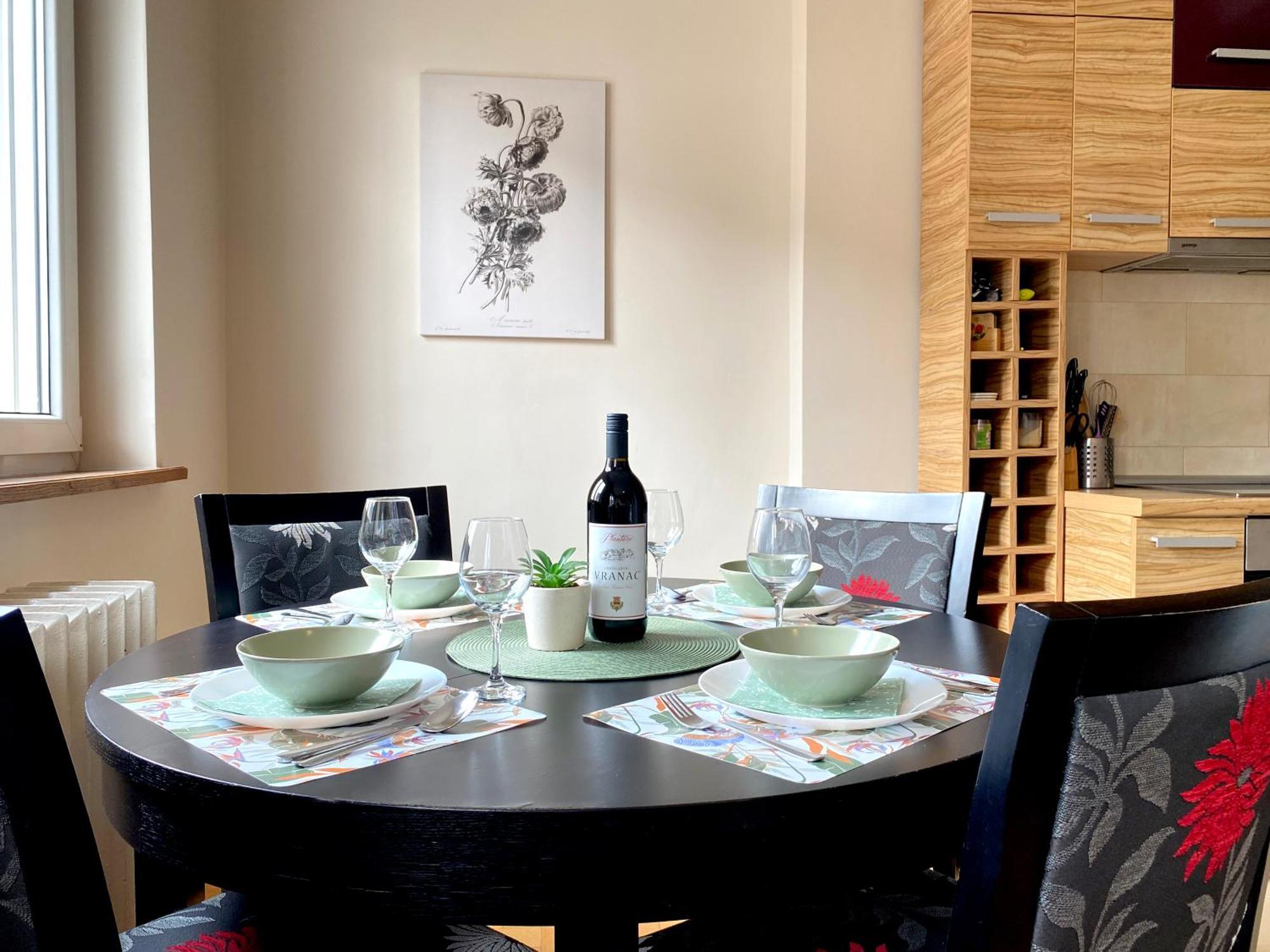 Quince Apartment-Free Parking-City Center Belgrado Exterior foto